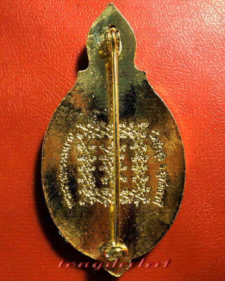 เข็มกลัดหลวงพ่อฤาษีลิงดำ วัดท่าซุง กะไหล่ทองลงยา สวยมากค่ะ