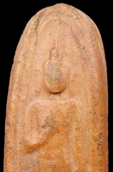 พระลีลาลิ้นเป็ด เนื้อดิน กรุวัดม่วง จ.สุพรรณบุรี 