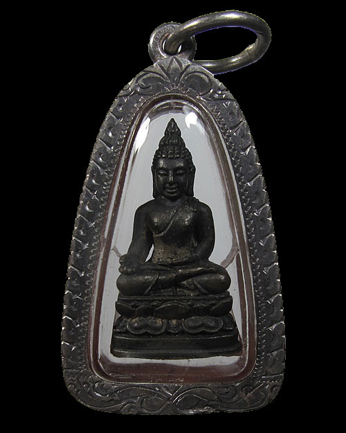 พระชัยวัฒน์ไพรีพินาศ 80 พรรษา วัดบวรนิเวศวิหาร กทม.เลี่ยมเงิน