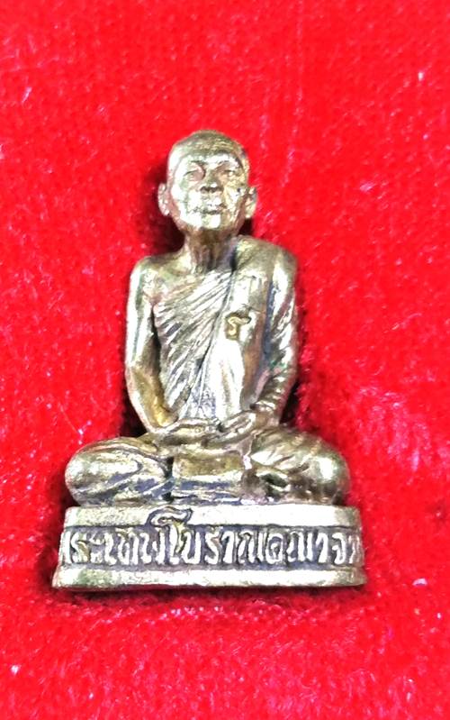 หล่อรูปเหมือนอุดกริ่งโบราณคณาจารย์ หลวงพ่อไวทย์ วัดพนัญเชิง (กรุงเก่า) พระนครศรีอยุธยา 2539พร้อมกล่อ