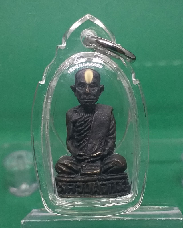 รูปหล่อหลวงพ่อกวย ปี39 เลี่ยมพร้อมใช้