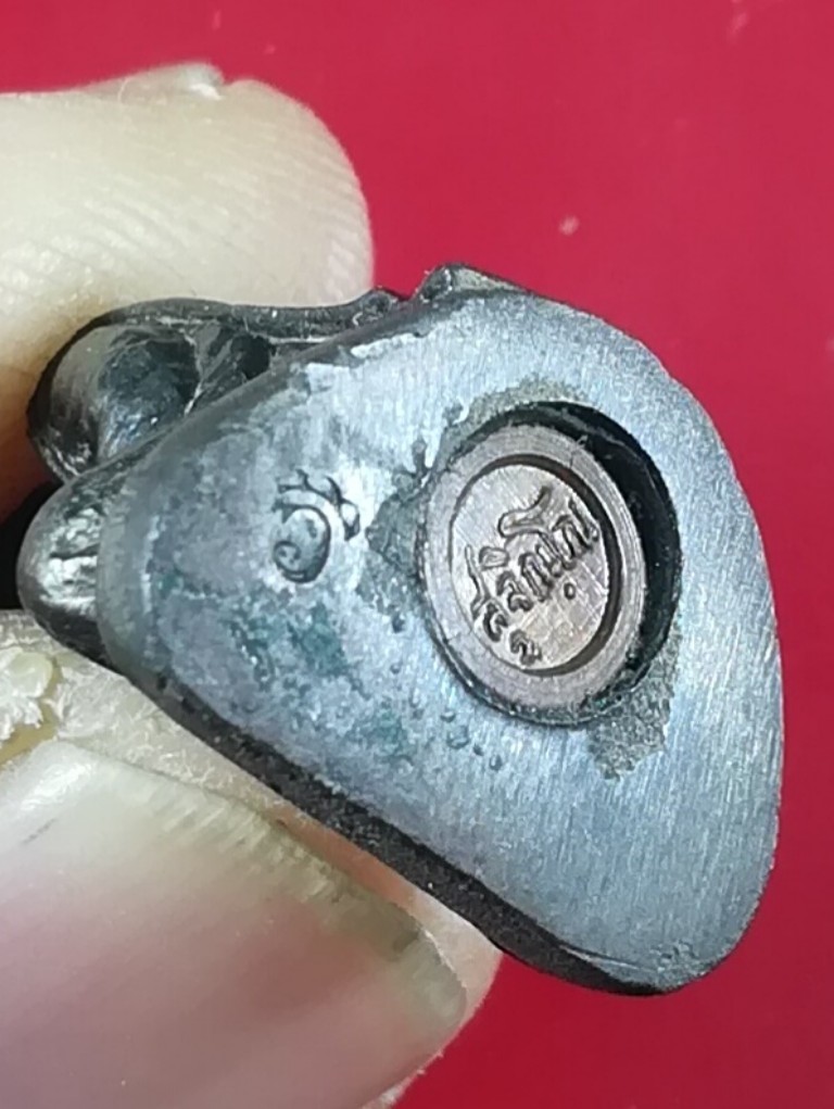 รูปหล่อหลวงปู่แหวน สุจิณฺโณ รุ่น ลูกเสือชาวบ้าน เนื้อนวะโลหะ ปี 2520 