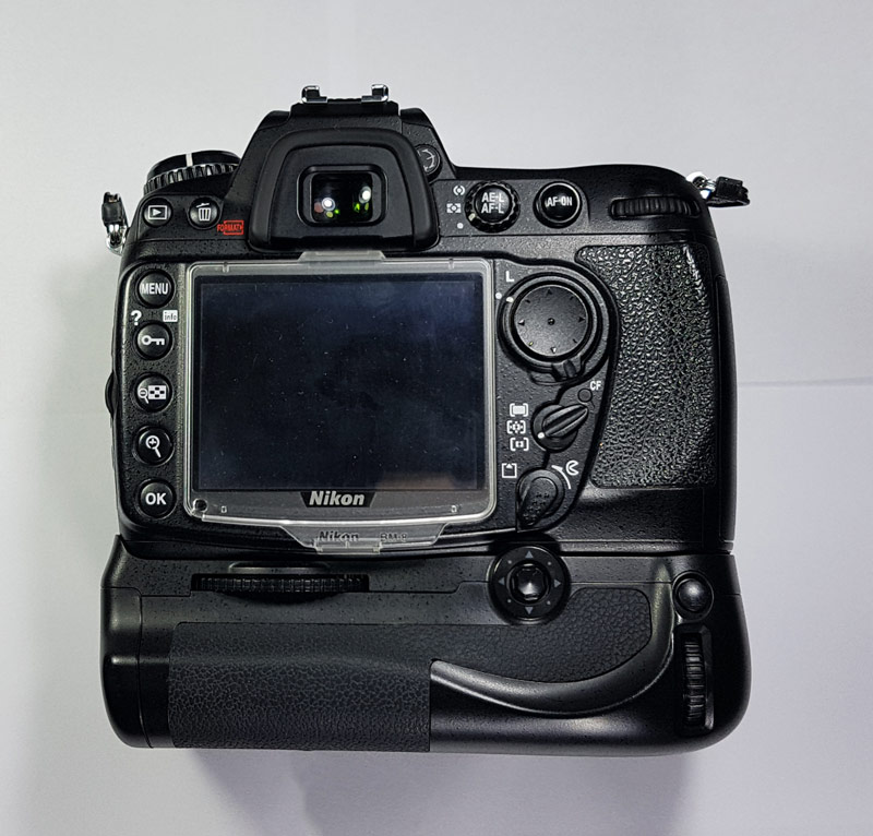  ขายกล้อง Nikon D300 เครื่องศูนย์ พร้อมกล่อง มือ 2