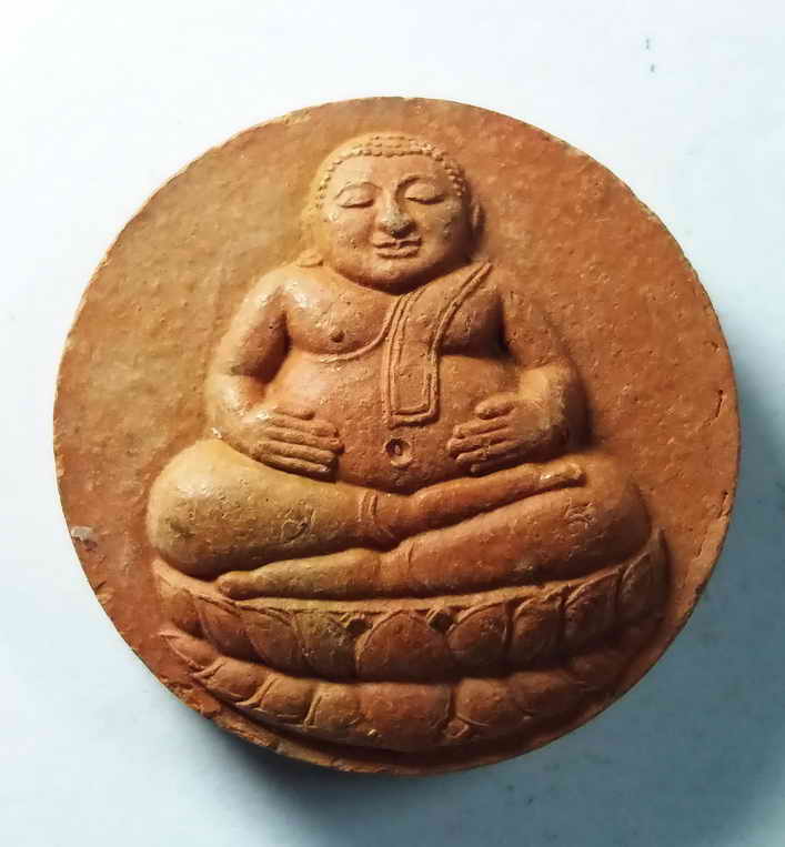40 บาท พระสังกัจจายน์เนื้อดินเผาพิมพ์จันทร์ลอยหลังธรรมจักร boxp11