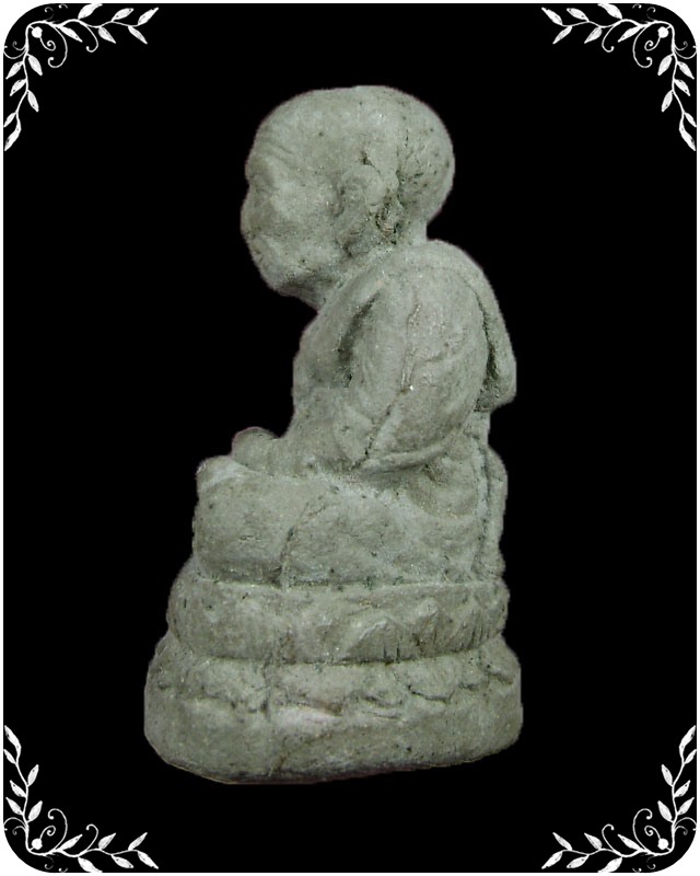 รูปหล่อหลวงปู่ทวด อาจารย์นอง วัดทรายขาว เนื้อว่าน