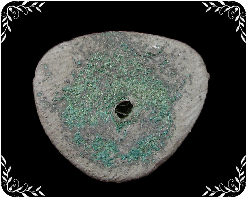 รูปหล่อหลวงปู่ทวด อาจารย์นอง วัดทรายขาว เนื้อว่าน