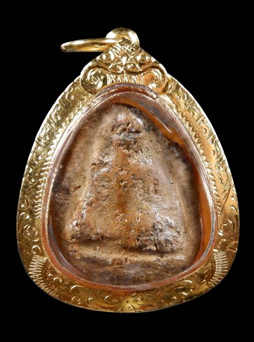 พระนางกำแพง พิมพ์เล็ก เนื้อดิน กรุดีย์กลางทุ่ง จ.กำแพงเพชร เลี่ยมทองแท้และมาพร้อมบัตรรับรอง