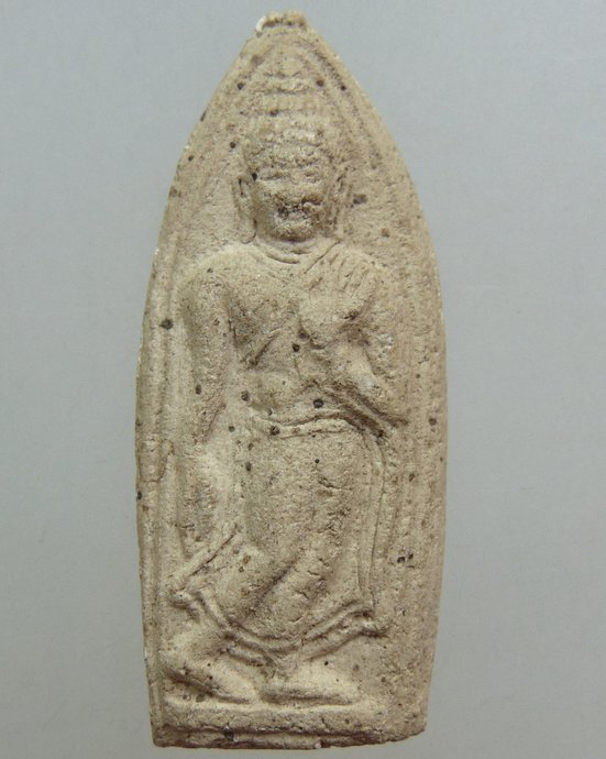 ๒๐ พระลีลาเนื้อผง