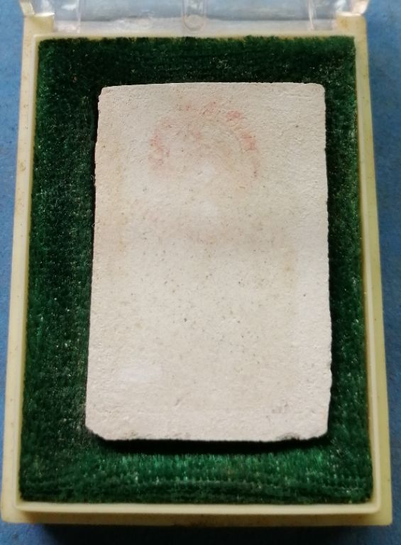 พระสมเด็จวัดเกษรุ่นประวัติศาตร์ปี31สวยๆพร้อมกล่องครับ