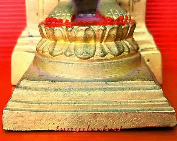 พระบูชาปางประทานพร ( หลวงพ่อศิลาขาว ) วัดพระปฐมเจดีย์ จ.นครปฐม กะไหล่ทอง สวยมากค่ะ