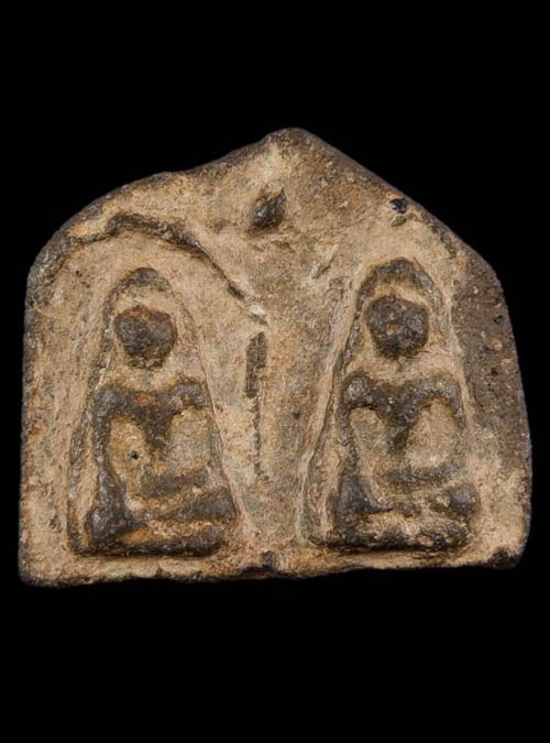 พระแผงหัวใจกำแพงตัดสอง กรุเตาทุเรียง เนื้อดิน จ.สุโขทัย