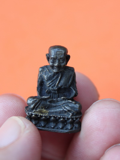 ((เคาะเดียวแดง)) รูปหล่อหลวงปู่ทวด (ไม่ทราบที่)