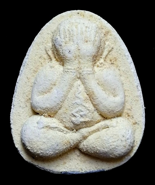 150 ฿ พระปิดตาแช่น้ำมนต์ หลวงพ่อเกษม รุ่นพุทธคุณ ปี2538 เนื้อผง 3