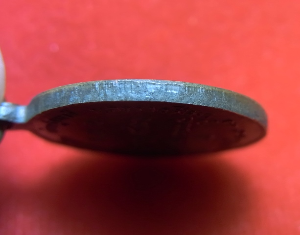 เหรียญกองพันโคราช หลวงพ่อเกษม เขมโก สุสานไตรลักษณ์ ปี 2518 พิมพ์เล็ก