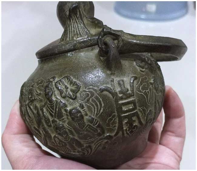 *กาทองเหลือง งานสะสม ลายแปดเซียน ทรงน้ำเต้ามงคล*