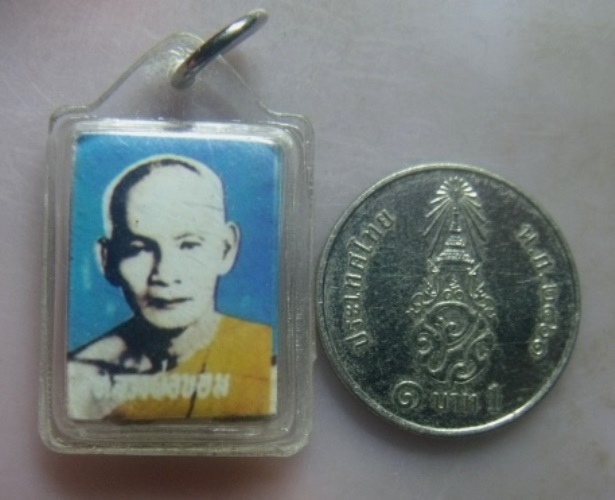 **วัดใจ**ภาพถ่ายหลังตะกรุด สามกษัตริย์ หลวงพ่อขอม วัดไผ่โรงวัว จ.สุพรรณบุรี**เลี่ยมเดิม สวยๆ