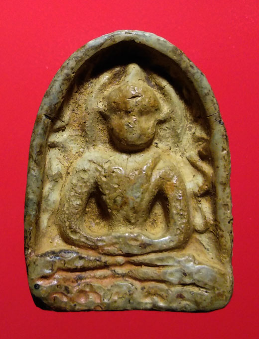 พระซุ้มกอกำแพง พิมพ์ใหญ่ มีกนก 