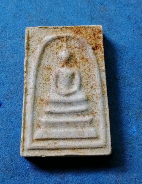 พระสมเด็จหลังรูปเหมือนหลวงปู่ลำภูปี12สวยๆครับ