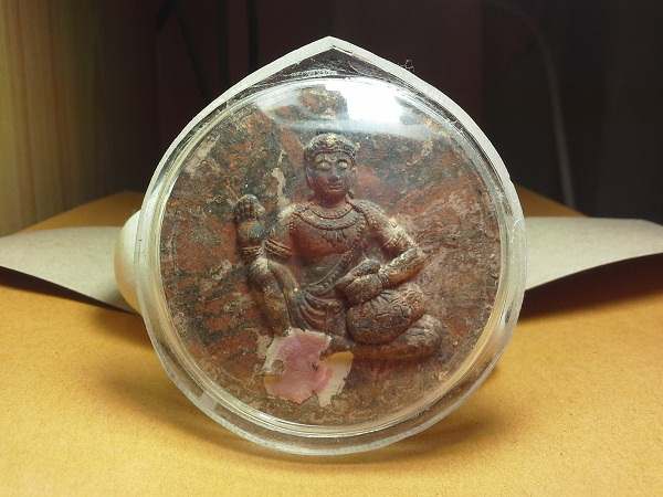 หลวงปู่ทวด - จตุคาม ถวายพ่อหลวง "นำฤกษ์ กรรมการ" เนื้อก้นครกฝังตะกรุดทองคำ2ดอก เจิมแป้งลงนะแดง ... ว