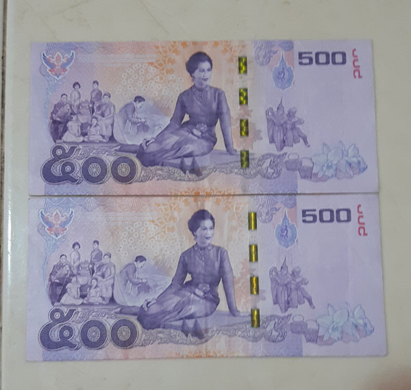 ธนบัตร500บาทหลังพระราชินีจำนวน2ใบสภาพใช้เเต่ยังสวย