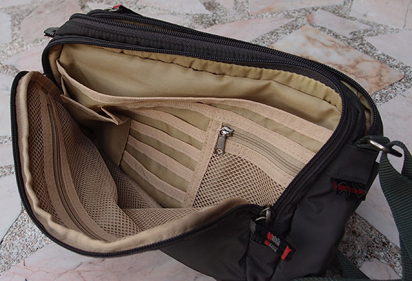 กระเป๋าสะพายข้าง Pierre Cardin ปิแอร์ การ์แดง ของแท้ ช่องเยอะ ใส่สารพัด ขนาดกำลังสวย