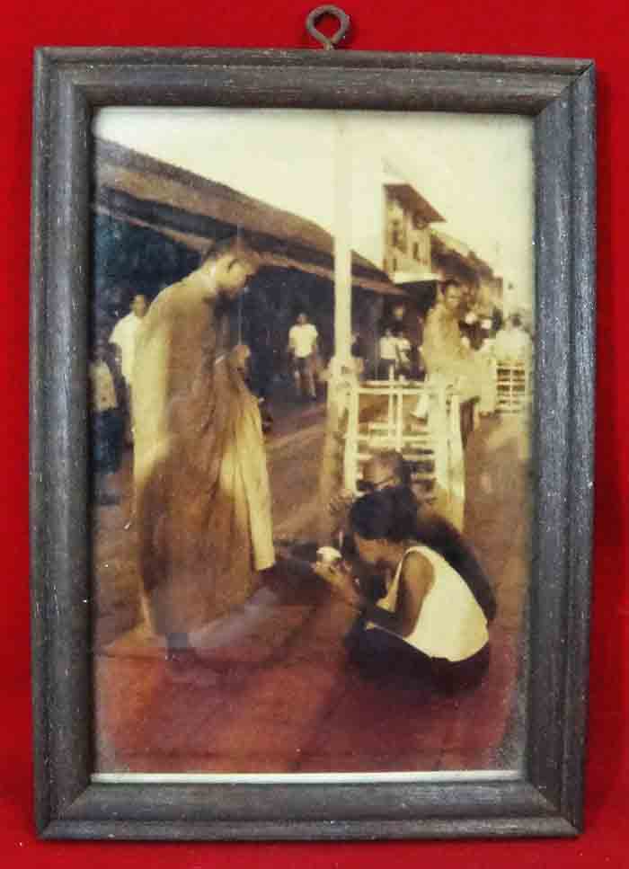 ***ยกชุด 2 ภาพ***ภาพบูชาพระบาทสมเด็จพระเจ้าอยู่หัว ร.9