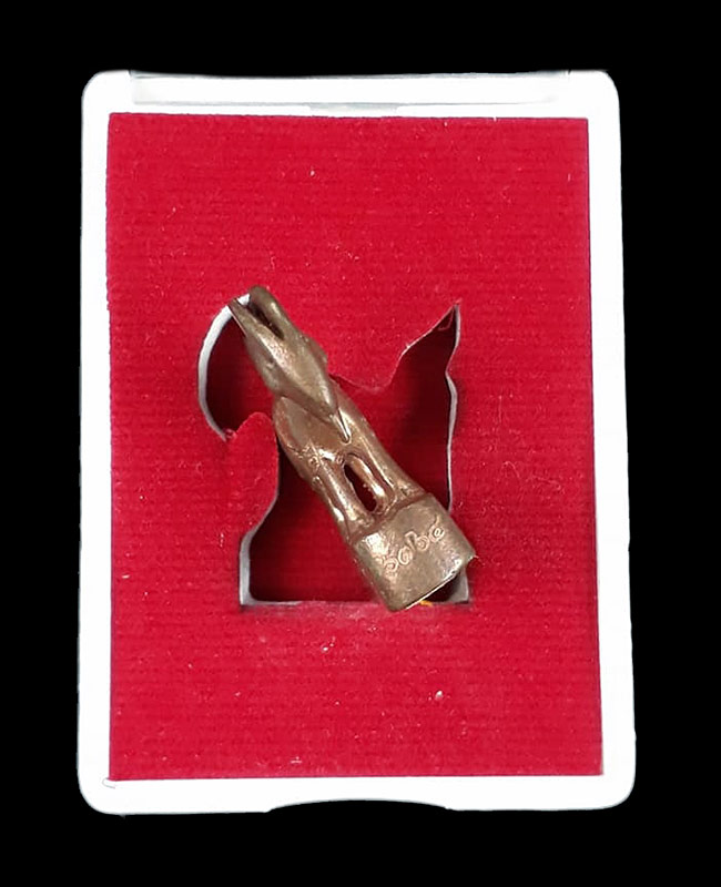 แพะหล่อมหาลาภ(รุ่นแรก) อุดผงพรายกุมาร หลวงพ่อสิน วัดละหารใหญ่ จ.ระยอง ปี2555 เนื้อทองแดง พร้อมกล่อง