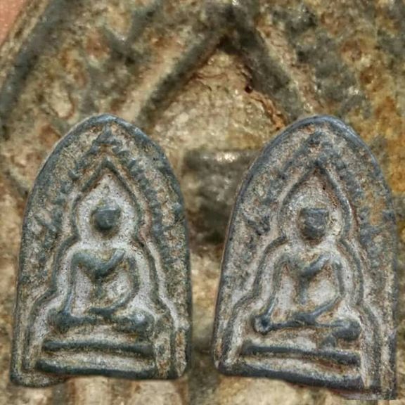 พระพุทธชินราช พิมพ์ 2 หน้า เนื้อชินเขียว กรุวัดเขาสมอแครง จ.พิษณุโลก  สวยๆ ติดที่ 1 เคาะเดียวครับ