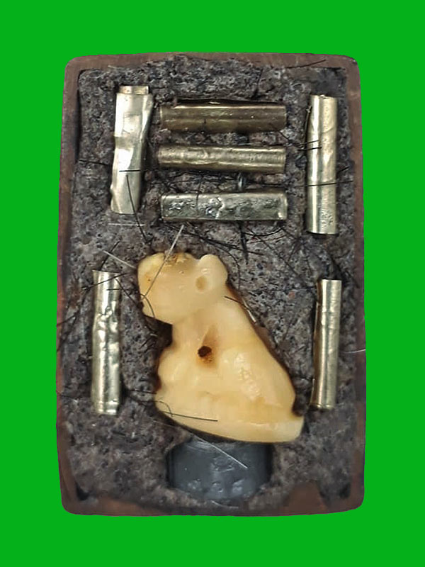 พระสมเด็จหล่อใบมะนาว รุ่นแรก พระอธิการใจ วัดพระยาญาติ จ.สมุทรสงคราม ปี2556