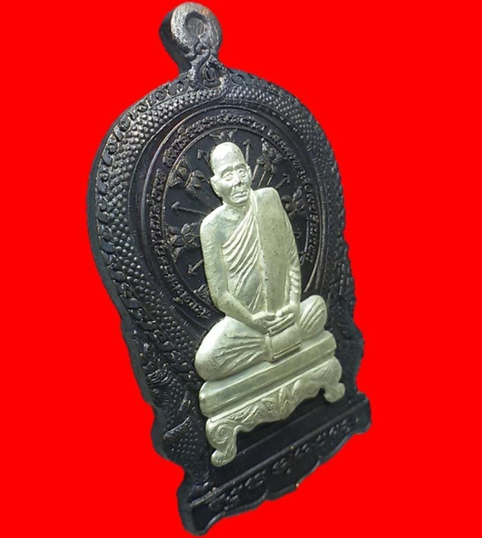 เหรียญสมเด็จญาณสังวร สมเด็จพระสังฆราช วัดบวรนิเวศวิหาร ตอกโค้ดหมายเลข 39 ชัดเจนพระสวยอนาคตไกล