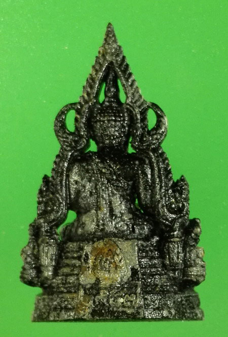 พระพุทธชินราช รุ่นปิดทอง ปี 2547 วัดพระศรีรัตนมหาธาตุวรมหาวิหาร พิษณุโลก เนื้อเหล็กน้ำพี้ พิมพ์ใหญ่