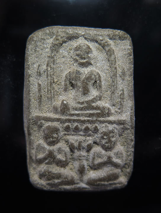 พระกรุวัดท้ายตลาด พิมพ์พระโมคคัลลานะ-สารีบุตร หลังยันต์ กทม..หายาก