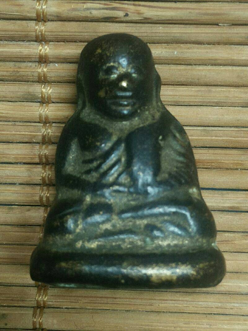 รูปหล่อหลวงพ่อเงินบางคลาน พิมพ์เศียรโต รุ่นปืนแตก