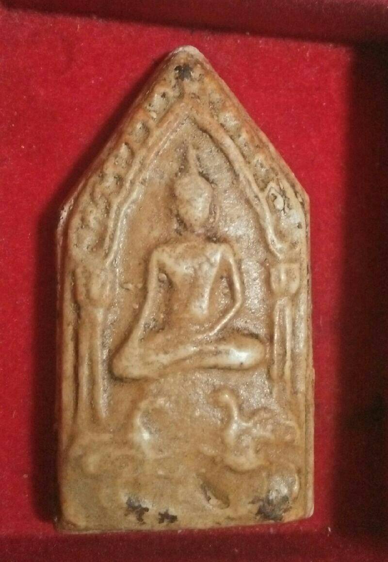 ขุนแผนไก่ชน เนื้อผงน้ำมัน หลวงพ่อกวย ยุคแรก