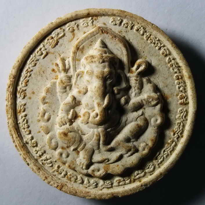 20 บาท พระพิฆเณศวร - เจ้าแม่กวนอิมเนื้อผง ขนาด 3.2 cm โดยประมาณ  boxp 12