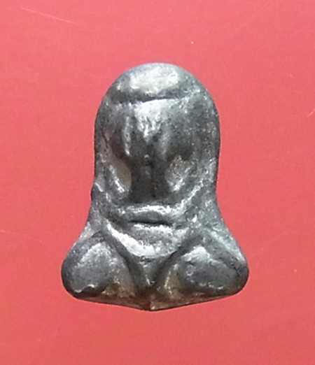 พระปิดตา วัดโคนอน ปี 15 หลวงปู่โต๊ะปลุกเสก (ผสมเนื้อตะกั่วเก่าของหลวงปู่เอี่ยมวัดหนัง) ครับ 