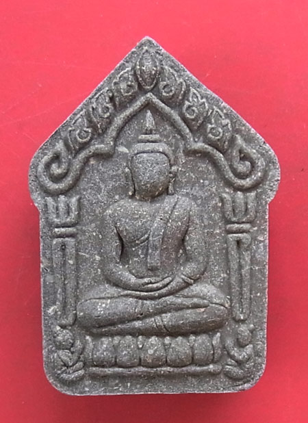 พระขุนแผนพรายมหาเศรษฐี ๘๙ พิมพ์ใหญ่เนื้อว่านไพรดำหลังฝังพลอย หลวงพ่อสิน วัดละหารใหญ่ ครับ 