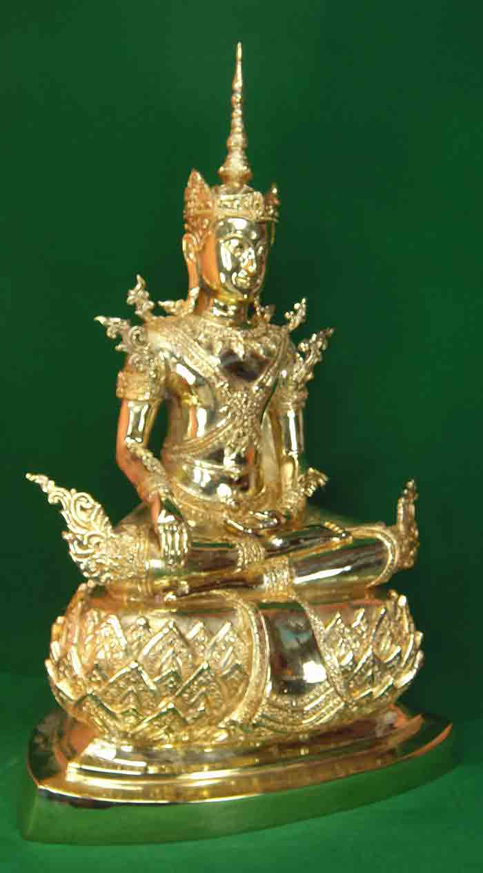 พระบูชาทรงเครื่อง หน้าตัก 5 นิ้ว (รวมเครื่องทรง 6 นิ้ว) ผิวทองเหลืองขัดมันปัดทอง