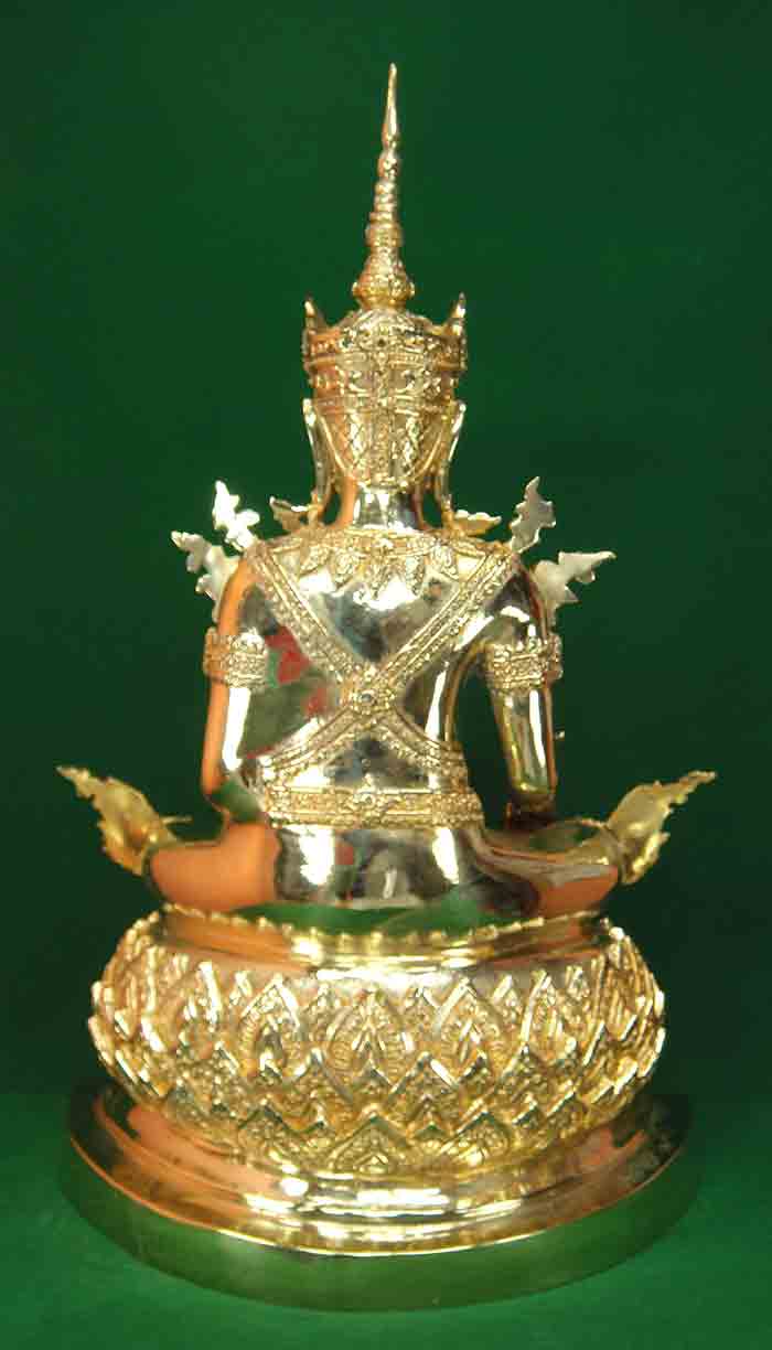 พระบูชาทรงเครื่อง หน้าตัก 5 นิ้ว (รวมเครื่องทรง 6 นิ้ว) ผิวทองเหลืองขัดมันปัดทอง