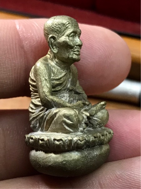 หลวงปู่ทวด เบ้าทุบ พ่อท่านพรหม วัดพลานุภาพ หมายเลข ๖๓๖ ปี 2553 เนื้ออัลปาก้า