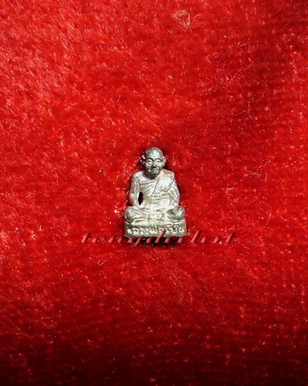 รูปหล่อจิ๋วหลวงพ่อเปิ่น วัดบางพระ จ.นครปฐม เนื้อเงิน ปี 2538 รุ่นอณูทิพย์ สวยมากค่ะ