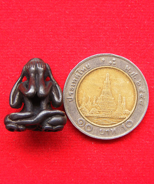   พระปิดตา เนื้อโลหะ ไม่ทราบเกจิ บรรบายตามภาพ