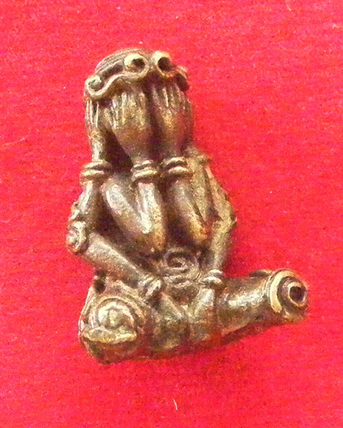 พระปิดตาเนื้อโลหะ ไม่ทราบที่