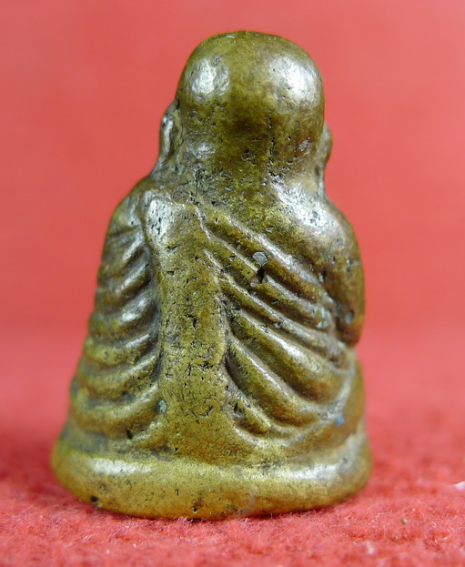 รูปหล่อหลวงพ่อเงินรุ่นปืนแตก พิมพ์เศียรกลม ปี2528