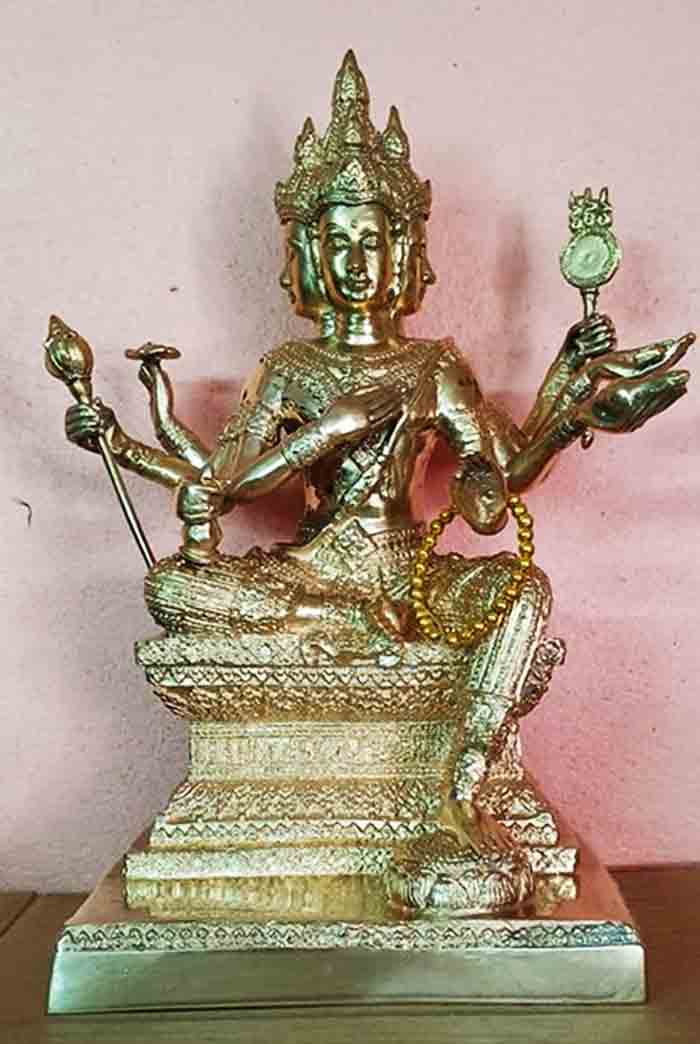 พระพรหม 4 หน้า  หน้าตัก 5 นิ้ว ขนาดฐาน 5.5 x 6.5 นิ้ว  สูง 11.5 นิ้ว 
