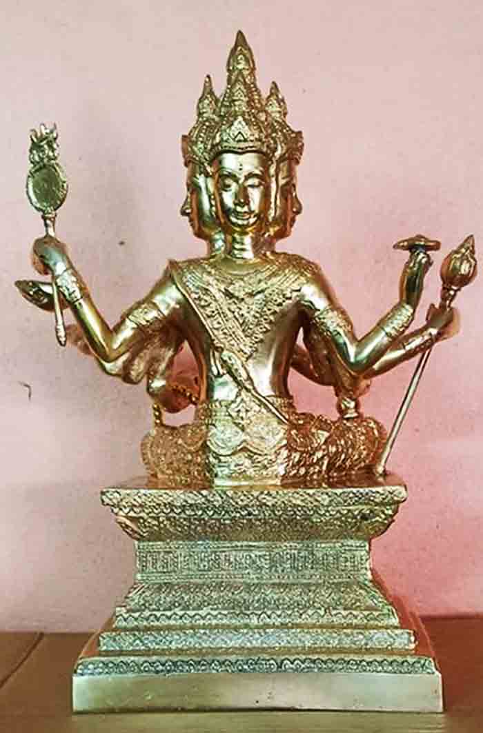 พระพรหม 4 หน้า  หน้าตัก 5 นิ้ว ขนาดฐาน 5.5 x 6.5 นิ้ว  สูง 11.5 นิ้ว 