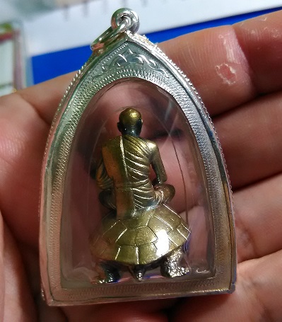 รูปหล่อพญาเต่าเรือน รุ่นแรก หลวงพ่อหวั่น วัดคลองคูณ เลี่ยนเงินลงยาครับ