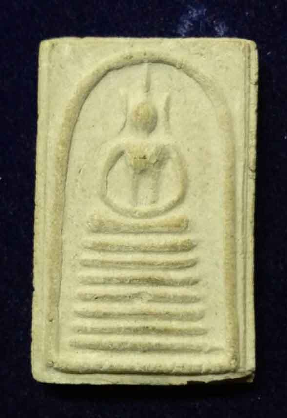 พระสมเด็จ วัดเกศไชโย รุ่นประวัติศาสตร์ ปี 2531 พิมพ์ 7 ชั้น นิยม พิมพ์ใหญ่ พร้อมกล่องเดิมครับ