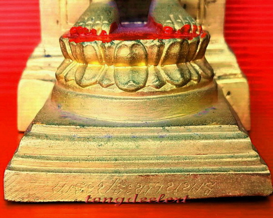 พระบูชาปางประทานพร ( หลวงพ่อศิลาขาว ) วัดพระปฐมเจดีย์ จ.นครปฐม กะไหล่ทอง สวยมากค่ะ