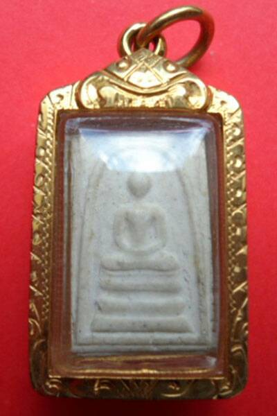 +++ แบ่งปันเบาๆครับ +++พระสมเด็จวัดระฆัง รุ่น 118 ปี พิมพ์คะแนน เลี่ยมทองมา 4000 กว่าบาท ครับ